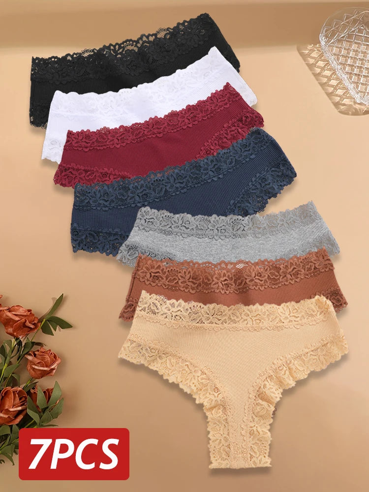 Seamless Lace Panties: Comfort and Elegance for Everyday Life