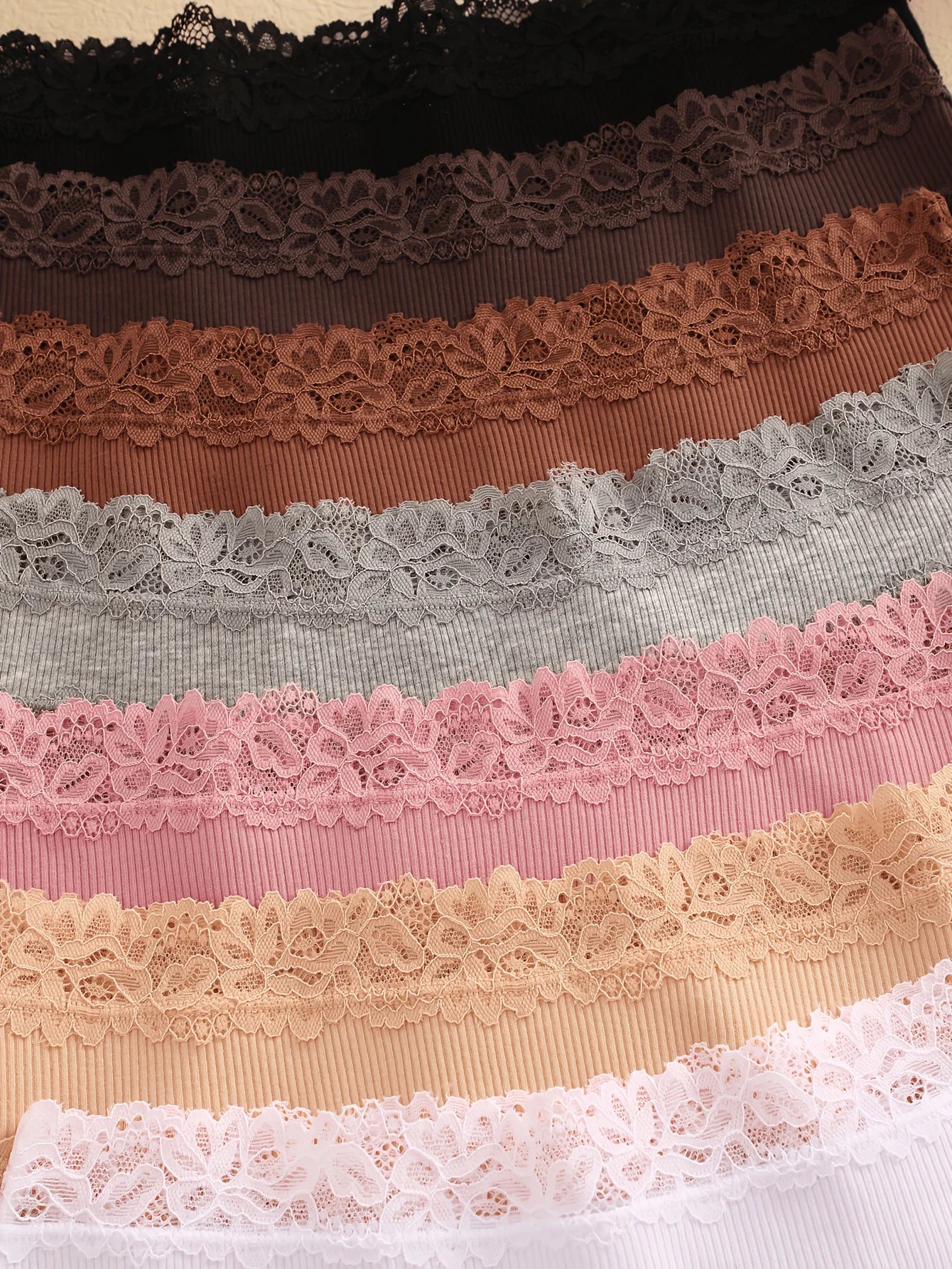 Seamless Lace Panties: Comfort and Elegance for Everyday Life