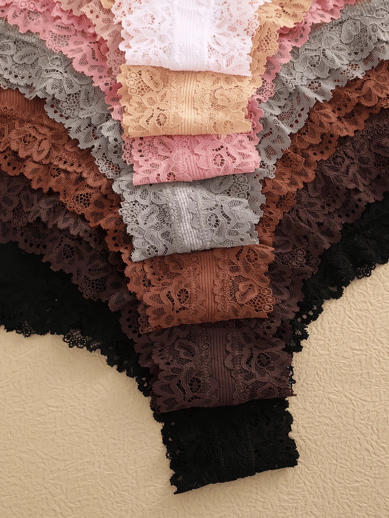 Seamless Lace Panties: Comfort and Elegance for Everyday Life